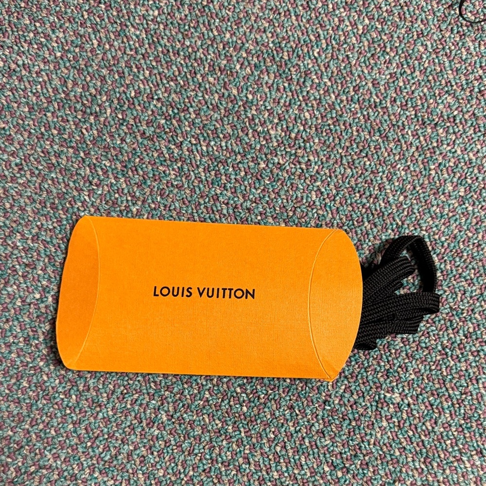 Louis Vuitton black sneaker laces